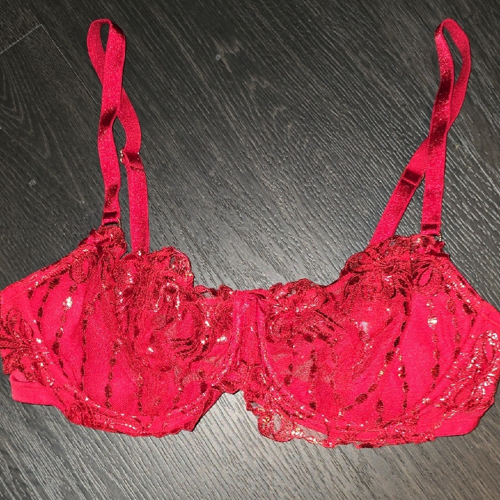 Elegant Red Lace Bra